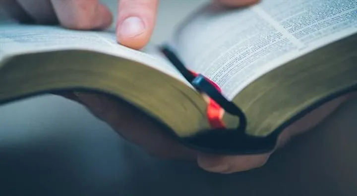 A kto umarł, ten nie żyje – co Biblia mówi o życiu po śmierci?
