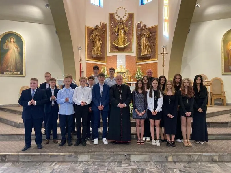 Co warto wiedzieć przed bierzmowaniem? Przewodnik dla młodzieży