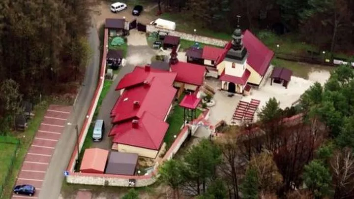 Dlaczego warto chodzić do kościoła? Odkryj prawdziwe znaczenie wspólnoty duchowej.