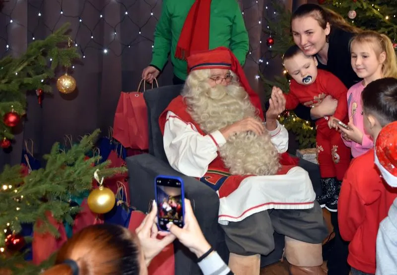 Mikołaj przez komin