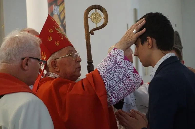 Szafarze sakramentów w Kościele